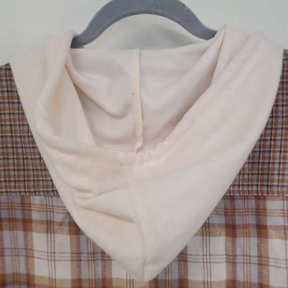 Hem & Thread Flannel - Picture 10 of 13